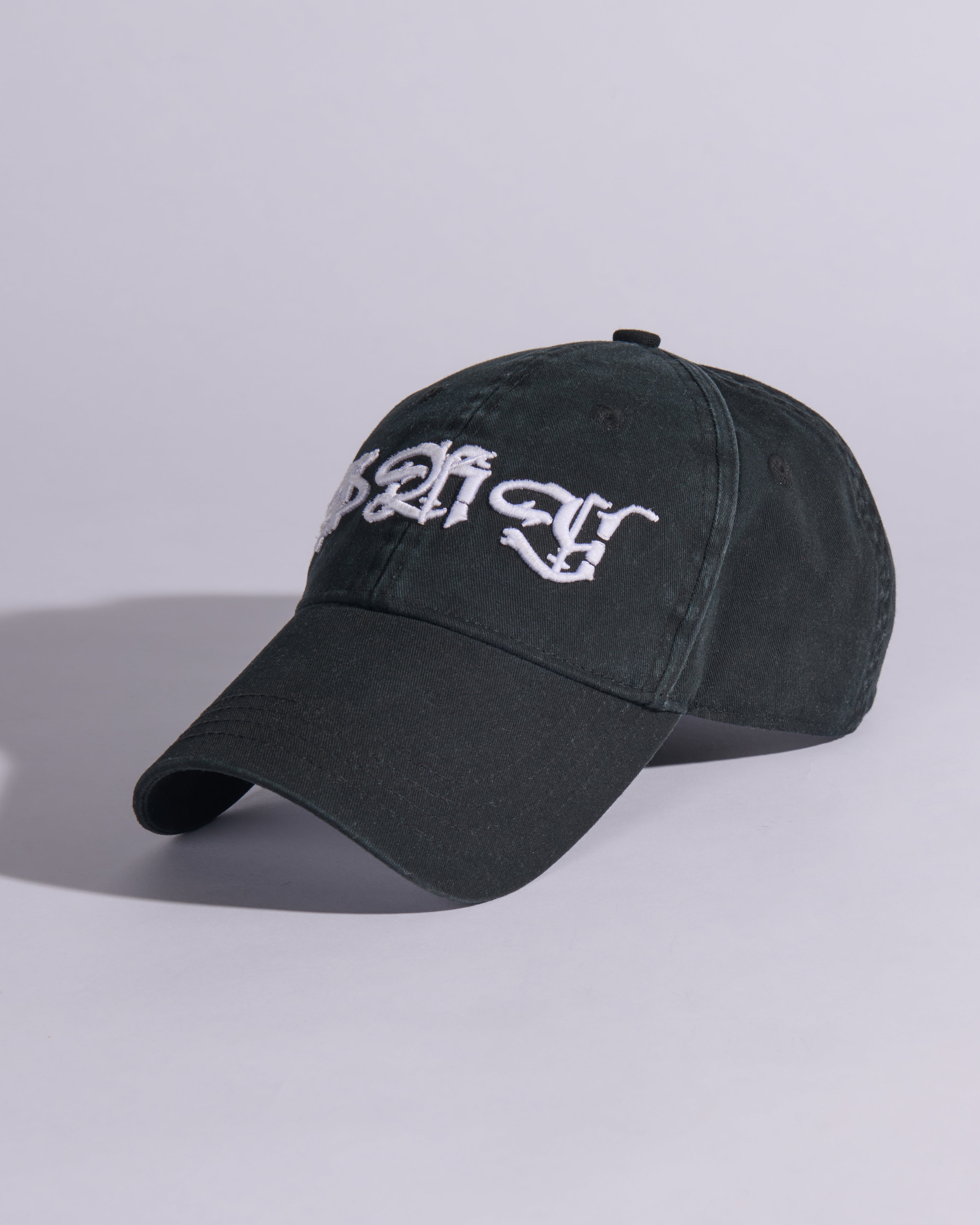SIGNATURE BASEBALL CAP IN ENDURING BLACK