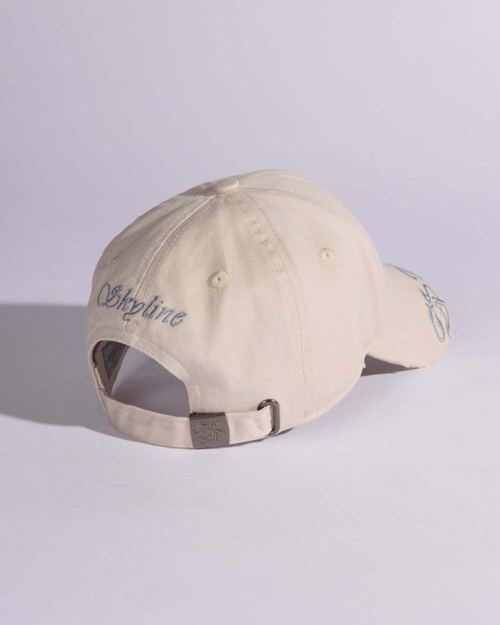 CUT-OFF BRIM BASEBALL CAP IN AGED BONE